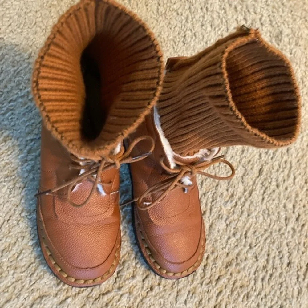 Tan Faux Leather Lace Up Ankle Boots with Ribbed Knit‎ Sock Cuff size 5 Lining